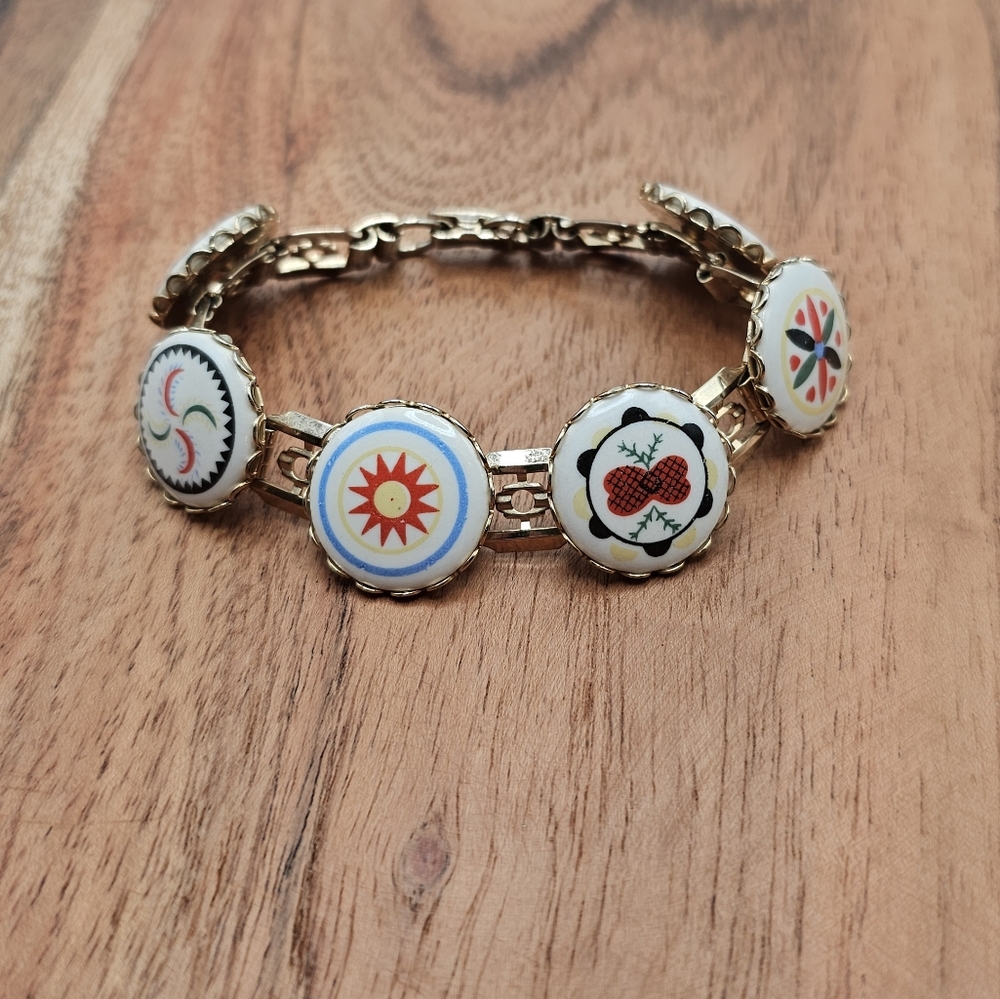 Vintage 1950's Gold Tone & Painted Porcelain Bracelet